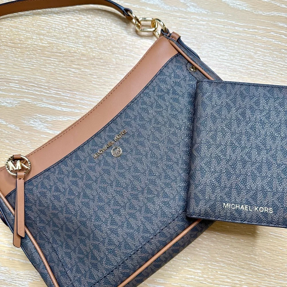 NWOT Michael Kors Logo Brown Pochette Shoulder Bag w/ Matching Passport Wallet - Picture 5 of 13